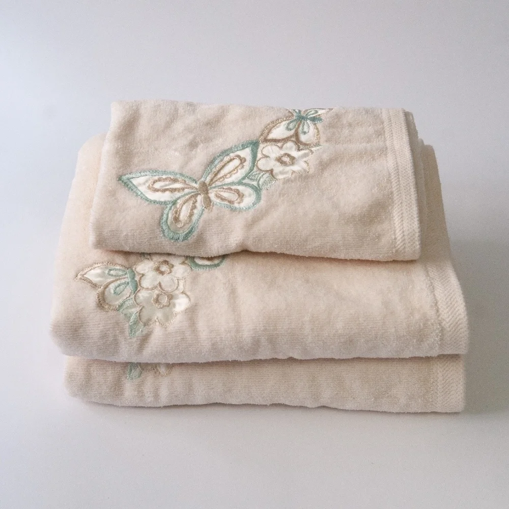 Set of 3 Vintage 80s Flower & Butterfly Terry Cloth Towels